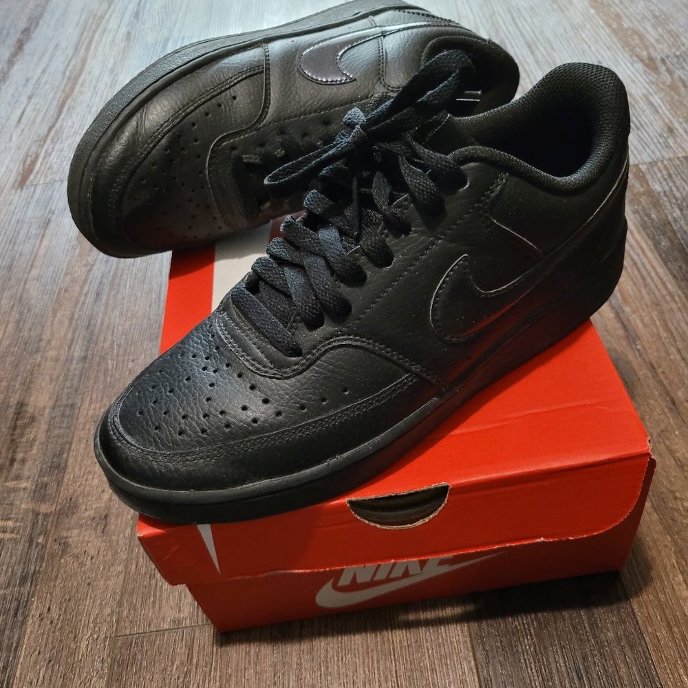 Black Nike Court vision